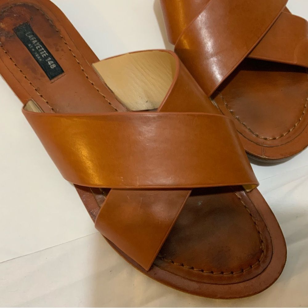 Lafayette 148 New York Women  leather sandal size 8M - Picture 2 of 10
